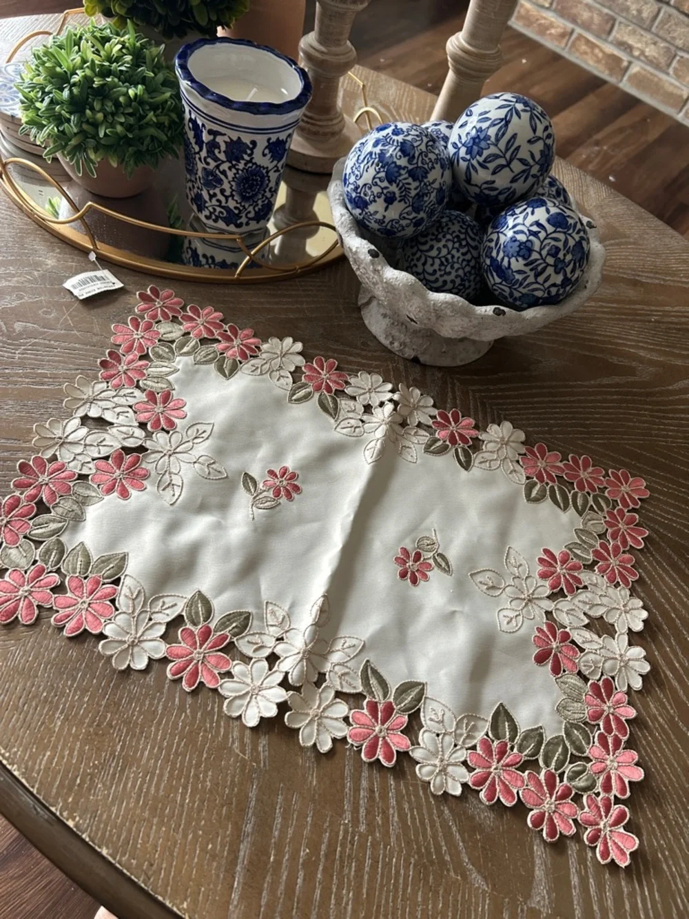 NEW! Shabby Chic Vintage Inspired Embroidered Floral Lace Centerpiece